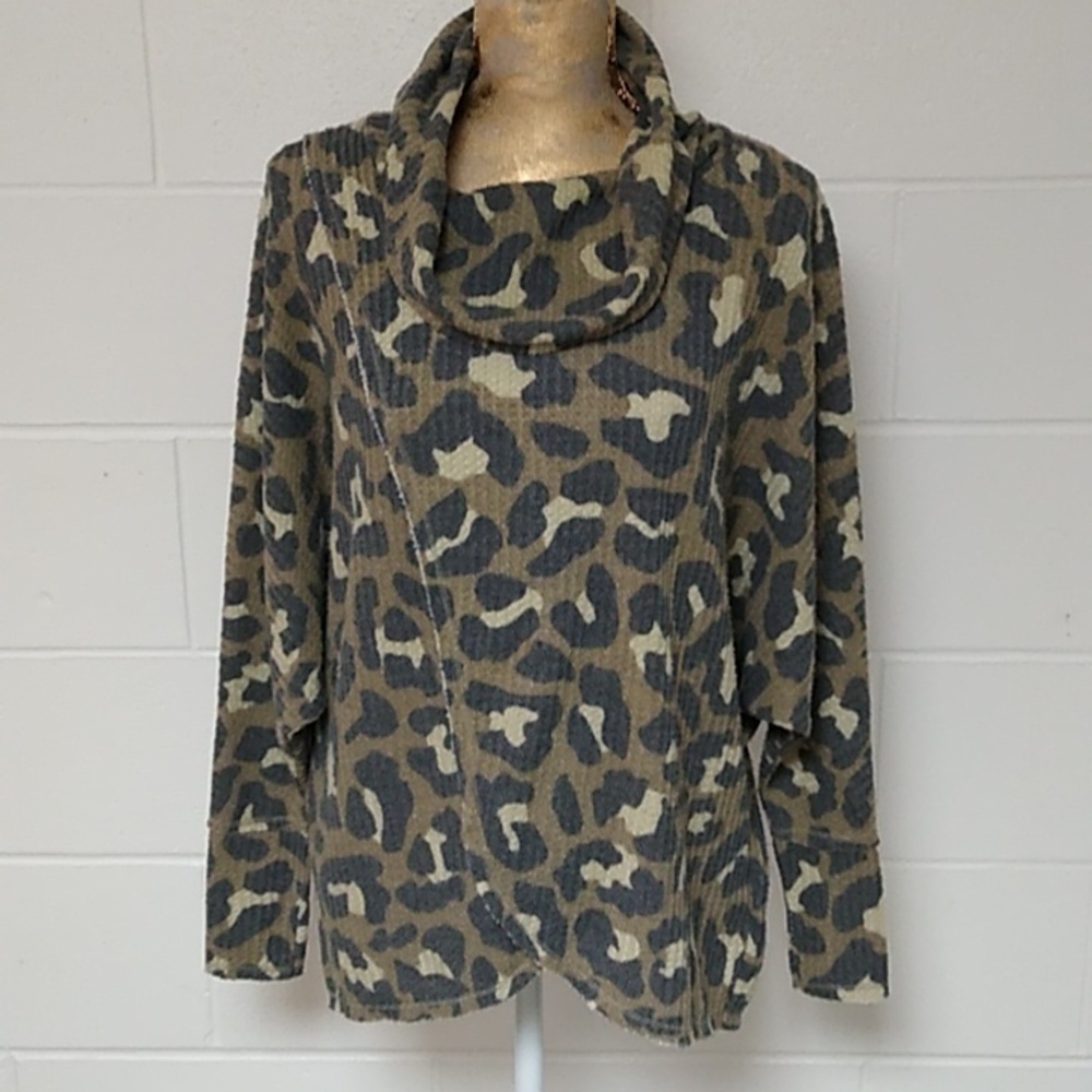 WAFFLE WEAVE SOFT KNIT RAW EDGED CROSSOVER COWL NECK LEOPARD SHIRT